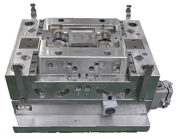 precision auto parts mold