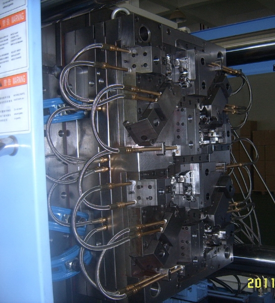 Bosch power tool mold